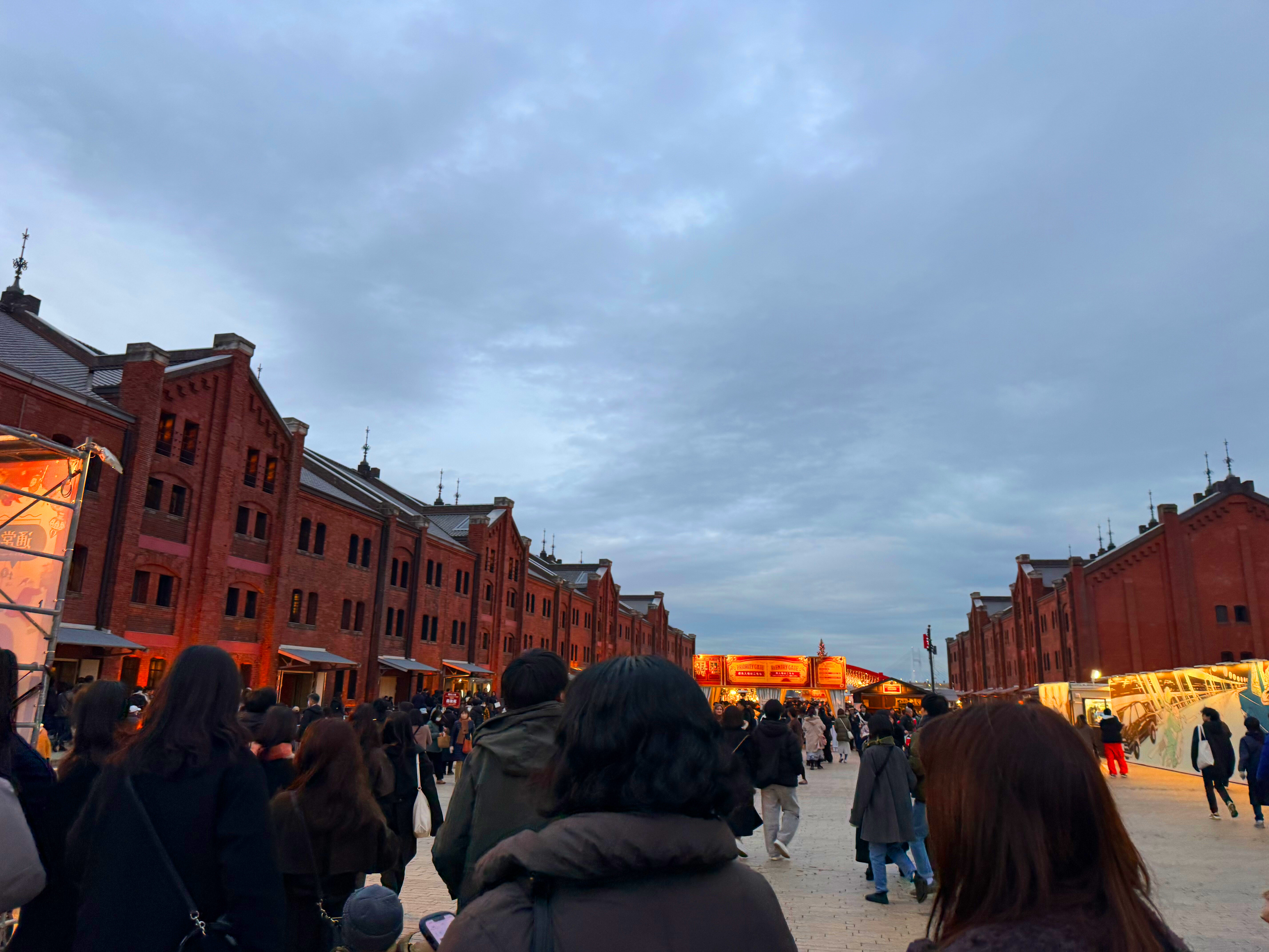 クリスマスマーケット入口手前の写真